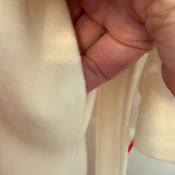 Absolutely Stunning Winter White 100% Wool full length coat with Rabbit collar! - Picture 7 of 17